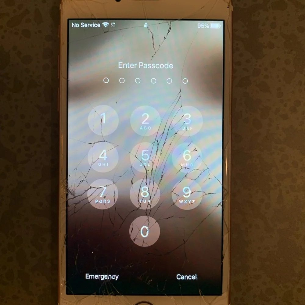 IPhone 6S 32 GB, Rose Gold, fully functional, cracked screen